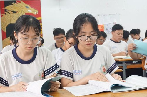 Cảnh báo mua bán thiết bị gian lận trước kỳ thi tốt nghiệp THPT