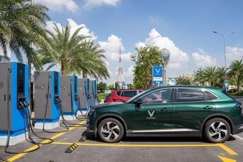 Đọc vị người mua xe điện