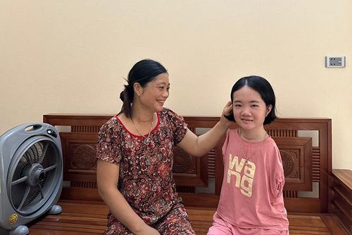 Tâm sự từ người mẹ của 'cô giáo không tay' vượt khó nuôi con trưởng thành với nguồn vốn vay TCVM Thanh Hóa