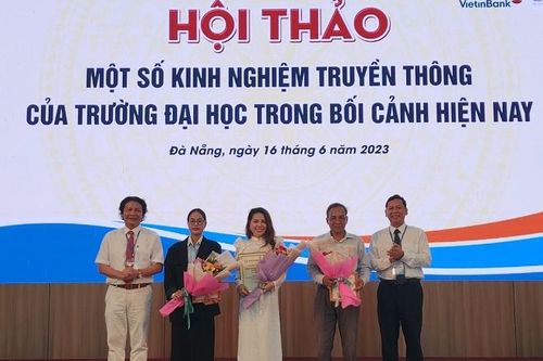 Đẩy mạnh truyền thông trong trường đại học