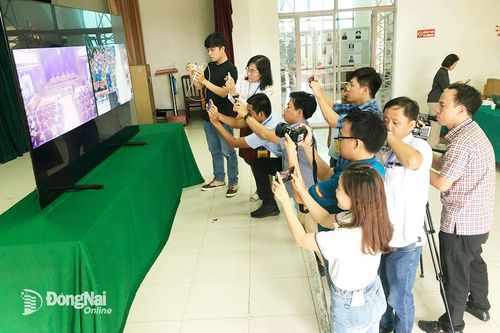 Nhiều kênh thông tin để nhà báo tiếp cận