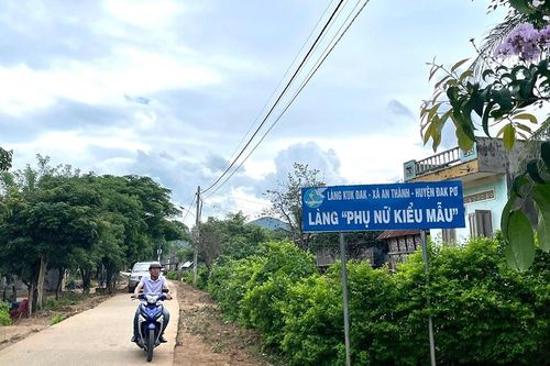 Trở về con đường sáng