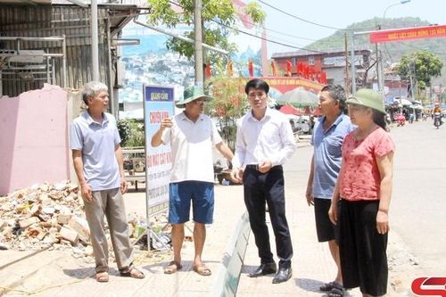 Hết lòng vì công việc
