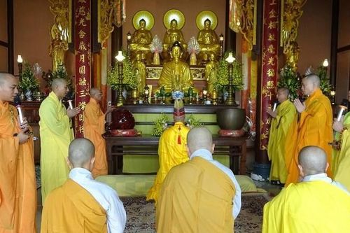 Thừa Thiên Huế: Tưởng niệm 25 năm ngày Ni trưởng Thích nữ Minh Bổn viên tịch