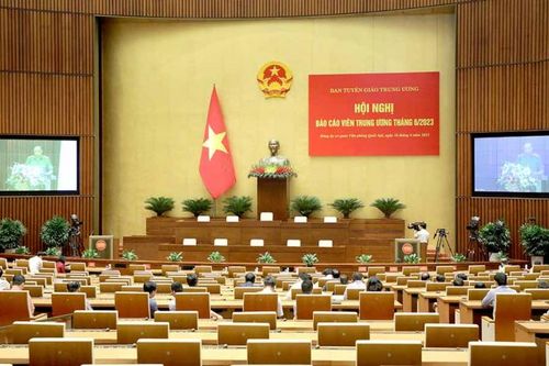 Hội nghị Báo cáo viên Trung ương tháng 6
