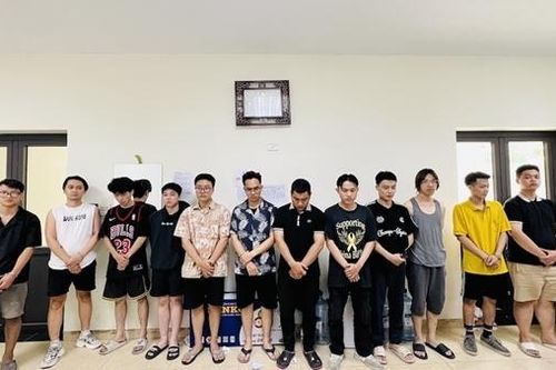 Công an Hà Nội phá tụ điểm hút cần sa trá hình là quán cà phê- billard
