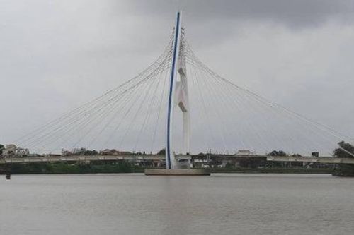 Vì sao cầu dây văng hơn 200 tỷ đồng ở Quảng Trị xây xong nhưng chưa đưa vào sử dụng?