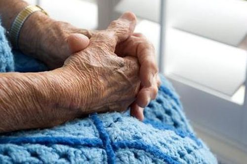 Mắc một loạt bệnh 'vùng kín' không đi khám, cụ bà phải phẫu thuật gấp