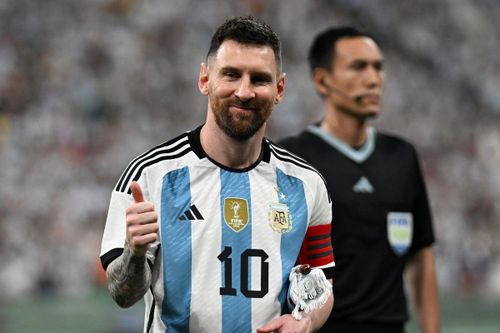 Bỏ Indonesia, Messi về quê đá giao hữu