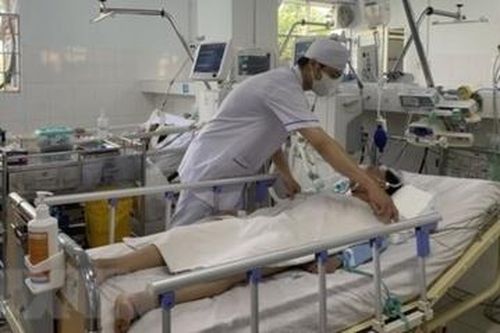 Nam công nhân tử vong sau khi ăn cua