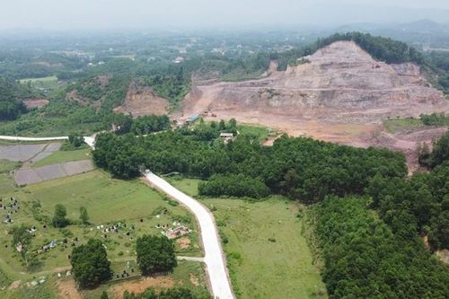 Thái Nguyên: Cận cảnh mỏ đất Cty Cường Đại chưa đền bù GPMB đã san gạt