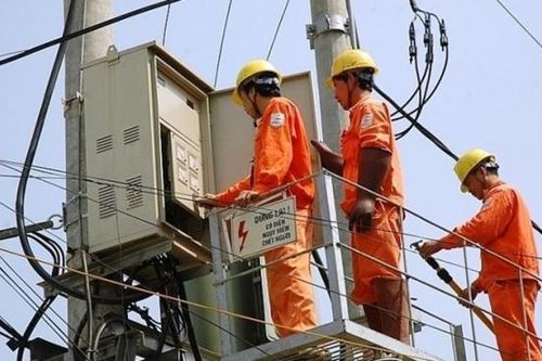 Nhu cầu tiêu thụ điện tăng mạnh trong 2 ngày cuối tuần