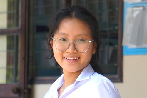 Nữ sinh trúng học bổng 10 trường của Mỹ: 'Bố mẹ không bao giờ hỏi điểm của em'