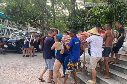 Thanh niên tử vong nghi đuối nước trong bể bơi công viên Tuổi trẻ