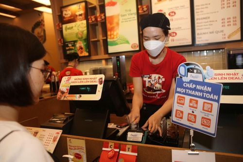 Thanh toán không dùng tiền mặt tăng trưởng mạnh