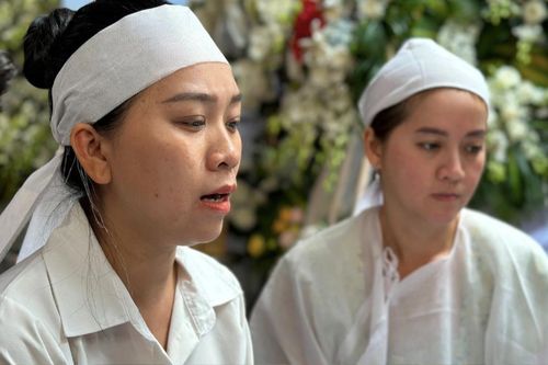 Bị Hồng Phượng nói 'cạn tàu ráo máng', con gái cố NSƯT Vũ Linh lên tiếng vỏn vẹn 5 từ