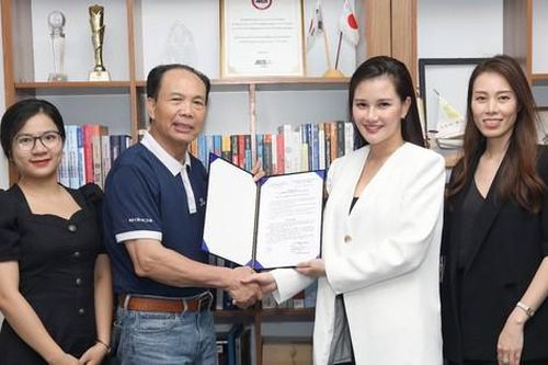 MC Huyền Châu được bổ nhiệm làm Phó Trưởng khoa Mỹ thuật Ứng dụng