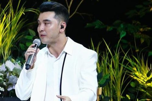 Ưng Hoàng Phúc: Tình yêu, sự san sẻ của bà xã giúp tôi có động lực vượt qua khó khăn, bế tắc