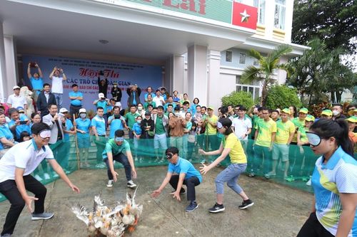 Sôi nổi Hội thi các trò chơi dân gian chào mừng Ngày Báo chí CMVN 21-6