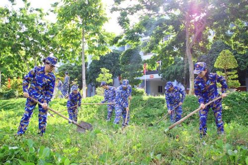 Tuổi trẻ Lữ đoàn 955 ra quân thực hiện 'Ngày thứ Bảy tình nguyện'
