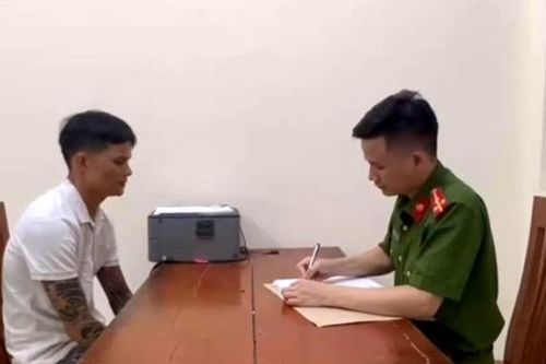Đang ngồi uống nước, thanh niên bị côn đồ đánh nhập viện