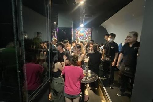Nhiều người sử dụng ma túy tại các điểm vui chơi ở trung tâm TP Hồ Chí Minh