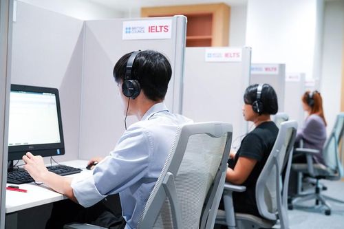 Cán bộ lãnh đạo thi IELTS được hỗ trợ tới 65 triệu đồng