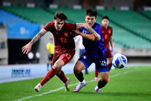 Hòa đội xếp 156 thế giới, tuyển Thái Lan bị chê quá dễ để bắt bài