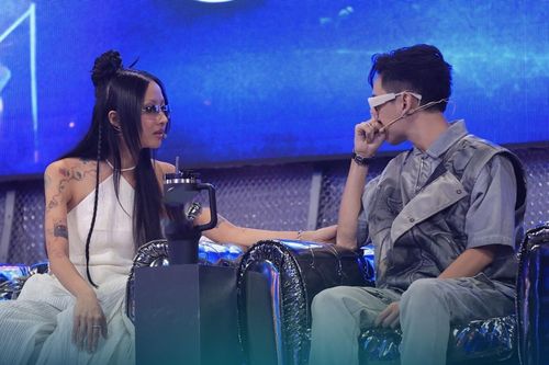 Thí sinh Rap Việt khiến giám khảo JustaTee khóc không ngừng