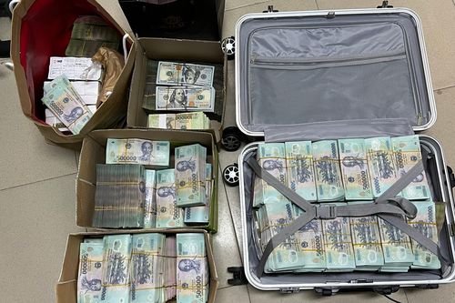 Cựu cán bộ Sở ở Quảng Ninh nhờ con gái nhận hộ 350.000 USD tiền hối lộ