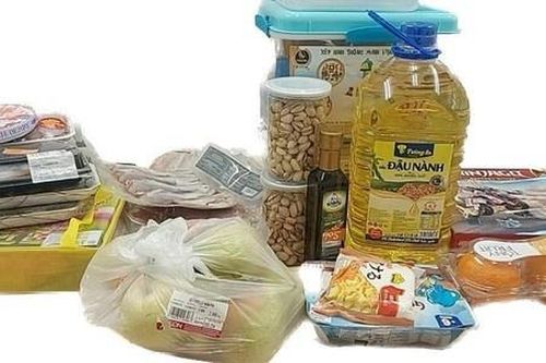 Người phụ nữ tranh thủ trộm cắp khi đi cùng gia đình vào Aeon Mall