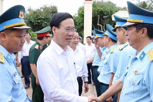 Chủ tịch nước Võ Văn Thưởng thăm, làm việc tại huyện đảo Phú Quý, Bình Thuận
