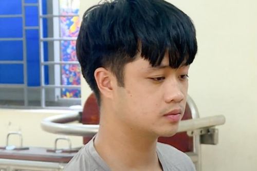 Khởi tố kẻ dùng bình xịt hơi cay để cướp tiệm vàng