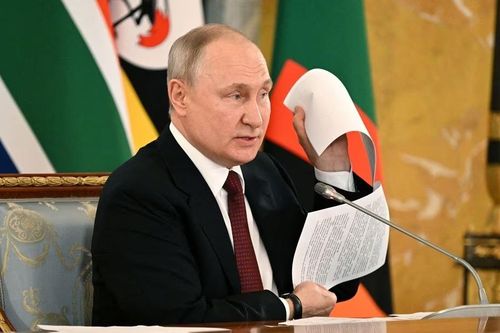 Ông Putin công bố dự thảo hòa bình ban đầu với Ukraine trước phái đoàn châu Phi