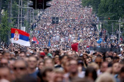 Serbia tiếp tục biểu tình sau 2 vụ xả súng hàng loạt