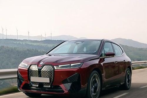 BMW triệu hồi xe điện iX do lỗi mất kiểm soát tốc độ
