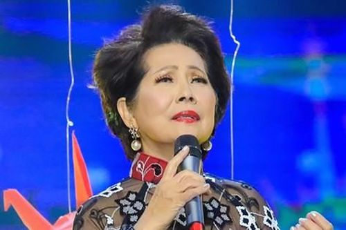 Danh ca Phương Dung 17 tuổi mua nhà, cát-xê 333 cây vàng