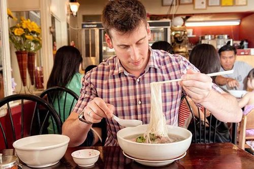Nhiều quán ăn nhận giải Michelin đông khách nhưng cam kết không tăng giá
