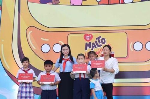 Hội đồng Đội Trung ương trao bảo trợ cho thiếu nhi mồ côi do đại dịch COVID-19