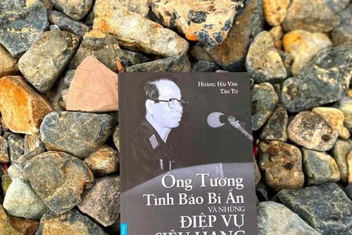 'Ông tướng tình báo bí ẩn và những điệp vụ siêu hạng'