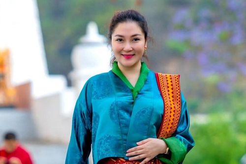 Nhan sắc tuổi 37 của Hoa hậu Nguyễn Thị Huyền