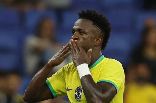 Brazil phô diễn sức mạnh, thắng dễ '4 sao'