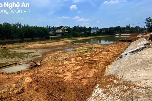 Mực nước nhiều hồ, đập tại Nghệ An chạm ngưỡng báo động