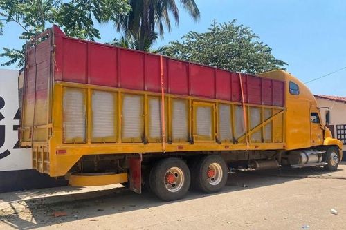 Mexico phát hiện 129 người di cư chen chúc trong thùng xe tải