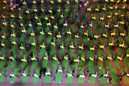 Đà Nẵng: Hơn 1.500 người đồng diễn Yoga trên bờ biển