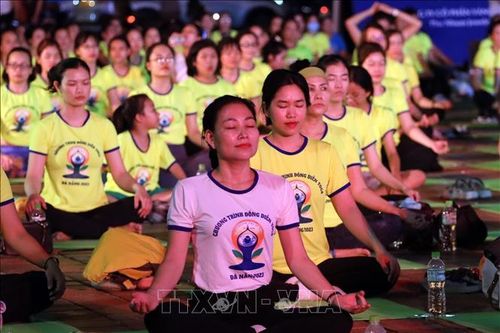 Hơn 1.500 người đồng diễn Yoga tại Đà Nẵng