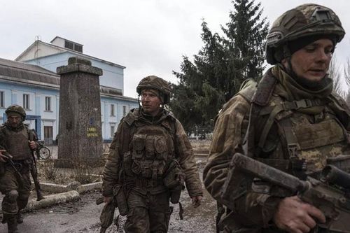 Chính trị gia Pháp lo ngại phản ứng của NATO vì Lực lượng Vũ trang Ukraine thất bại