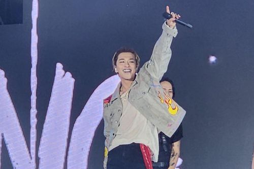 Người hâm mộ vỡ òa trước tiết mục của Taeyang (Big Bang) trên sân khấu Việt Nam