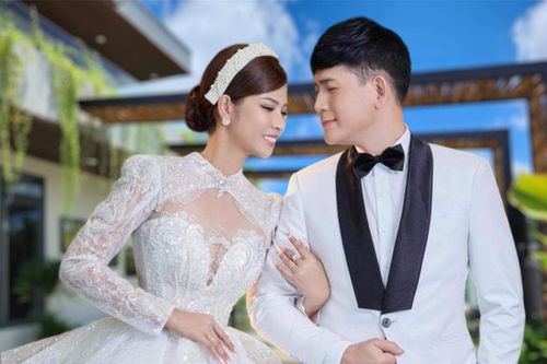 Nam ca sĩ nổi tiếng Vbiz một thời nay viên mãn bên vợ và 5 con, còn tậu biệt thự 35 tỷ đồng