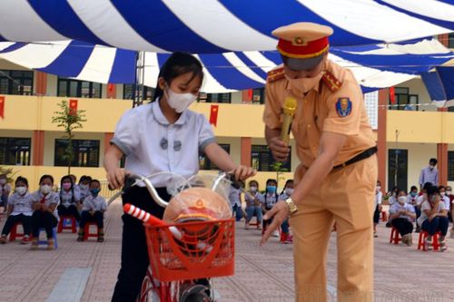 Tăng cường phổ biến, giáo dục pháp luật trong các cơ sở giáo dục
